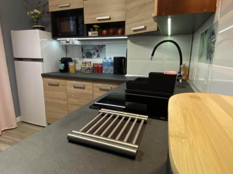 Apartament ,, Sen I Kawa" - Komfortowy Nocleg W Sercu Aglomeracji Bytom Esterno foto